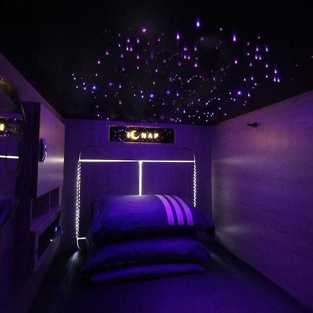 L'Etoile De Mer Mong Kok - Capsule Hotel Kowloon  Екстер'єр фото